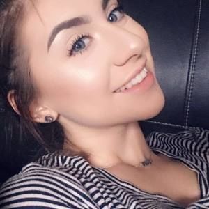 Meet your Posher, Avery